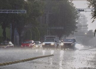 Aguaceros y tormentas eléctricas RD por vaguada y onda tropical