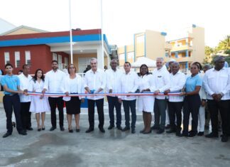 Abinader inaugura obras en SC, encabeza desfile Día Constitución