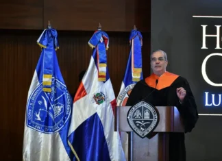 Presidente Luis Abinader recibe título de Doctor Honoris Causa de la UASD