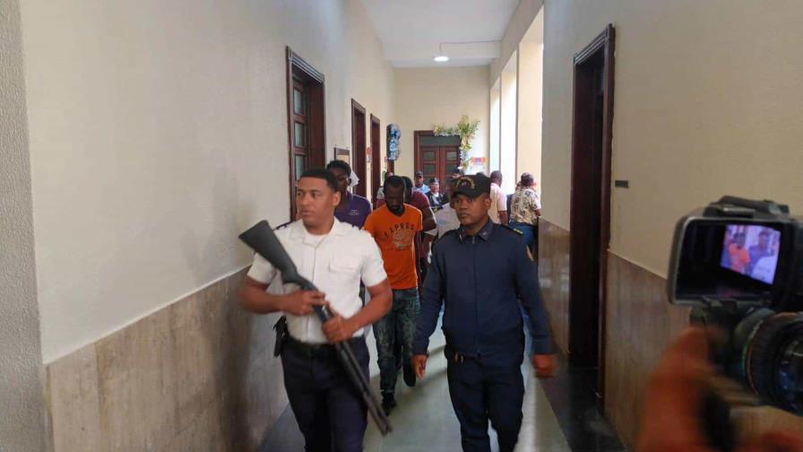 a-prision-tres-haitianos-acusados-de-agredir-agentes-de-migracion-focus-0-0-896-504
