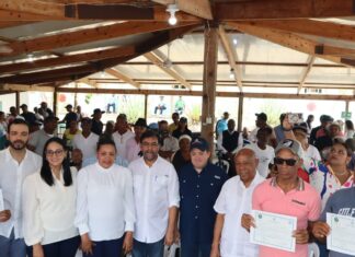 Gobierno entrega a través del INDRHI RD$ 46 millones y Títulos de Propiedad a parceleros «Presa Monte Grande»